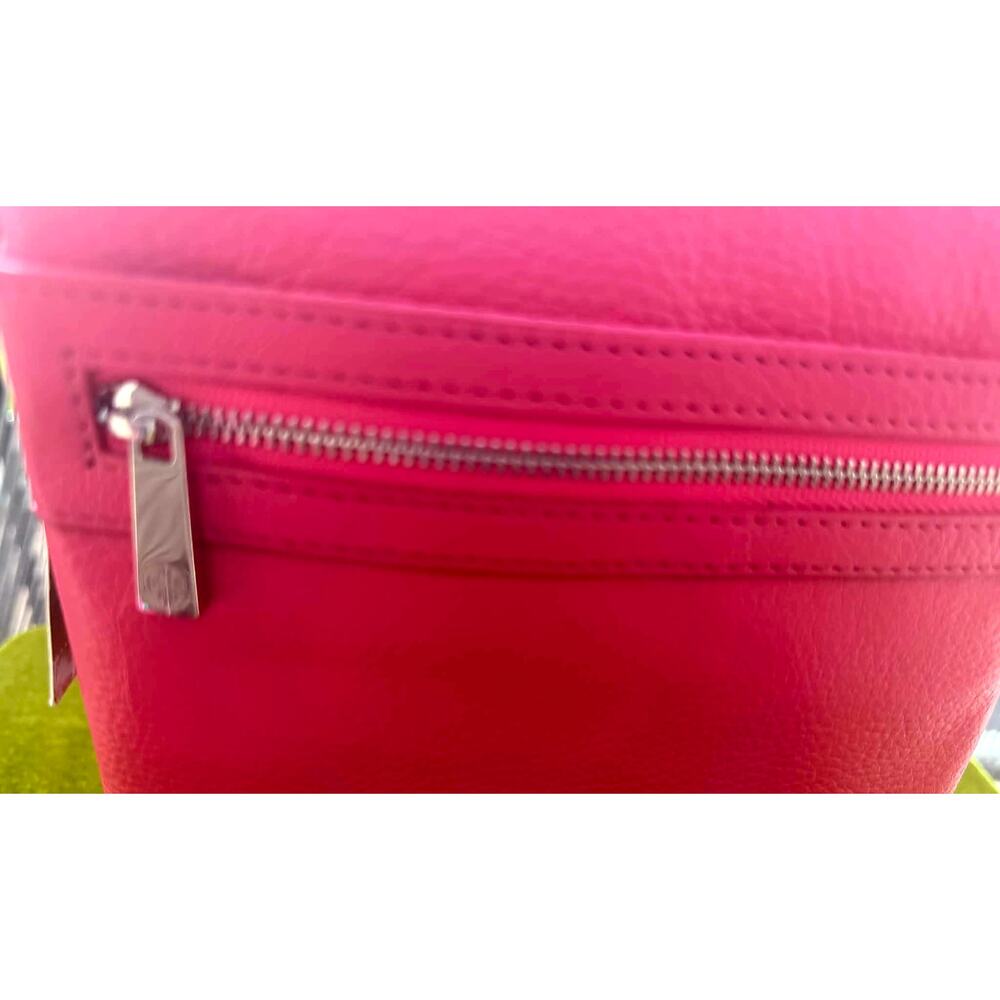 🎨 Giani Bernini NWT Pebble Leather Triple-Zip "Dasher" Crossbody Bag🎨 - Picture 6 of 7